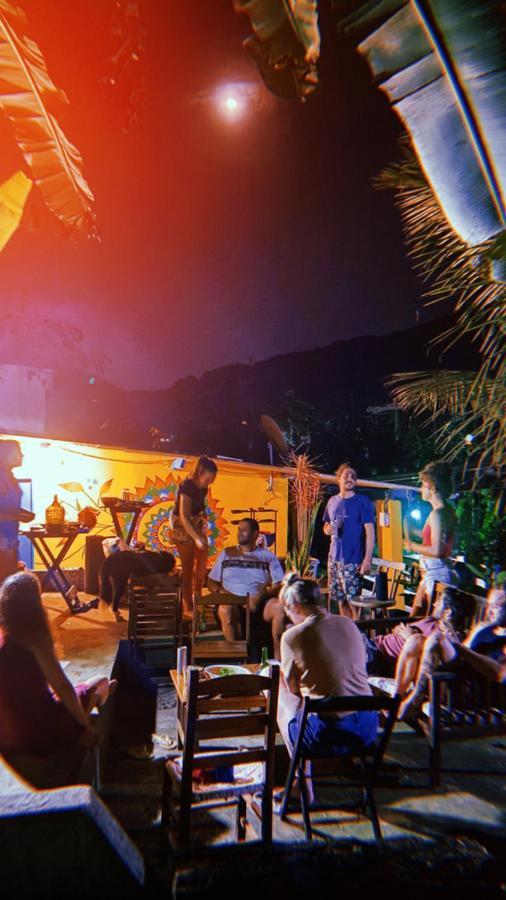 Sintonia Surf Hostel E Bar Убатуба Экстерьер фото